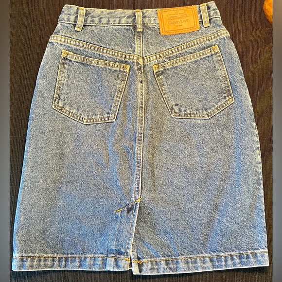 VINTAGE~  (8) Calvin Klein ,Stone Wash Denim, Pencil Skirt, made in USA - Picture 9 of 9